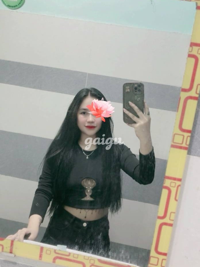 BÉ NGÂN 2K5 SIÊU TEEN NON TƠ TRẺ TRUNG XINH VỪA TRÒN 18 MỚI ĐI LÀM